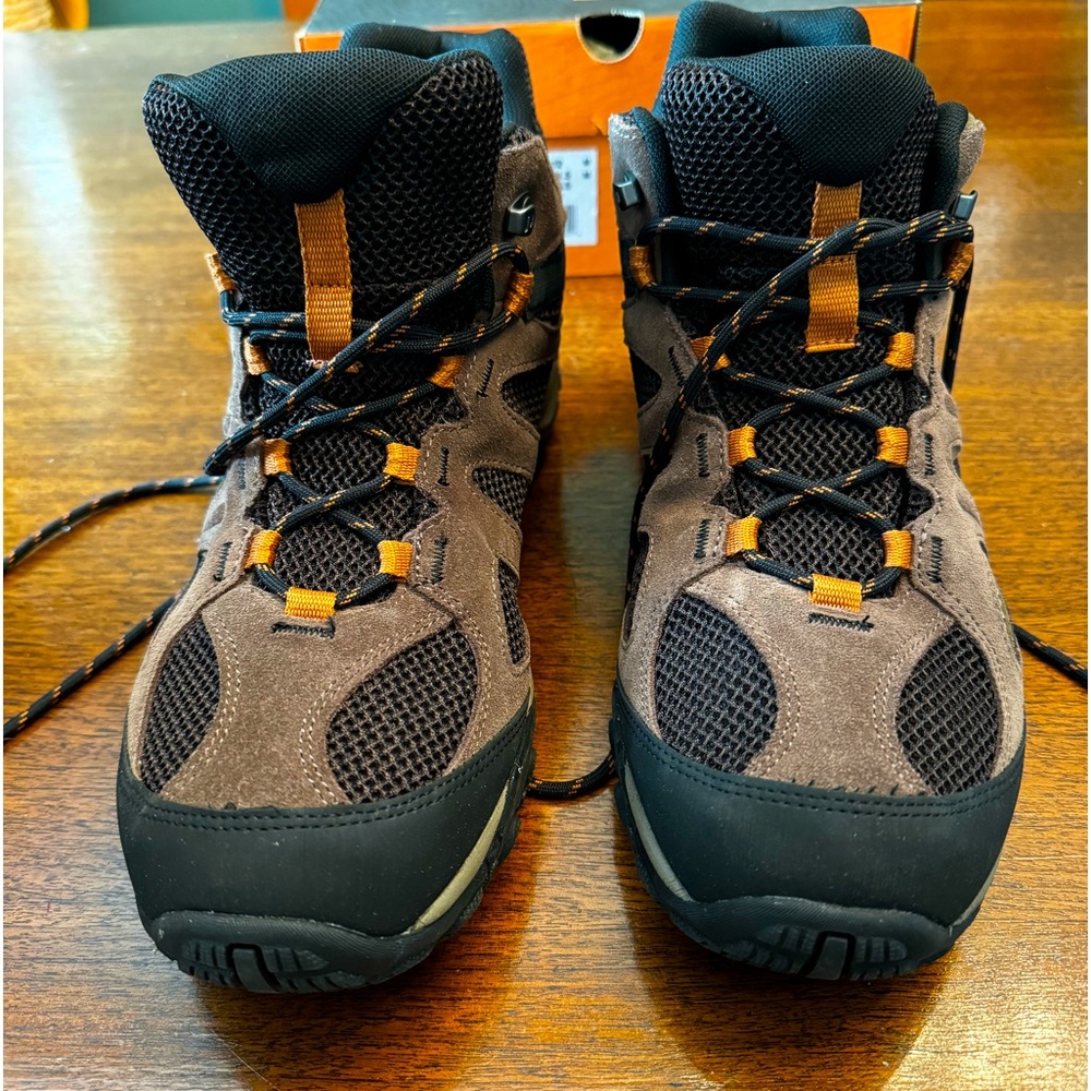 Men’s Merrell waterproof boot size 12. Brand new - never worn!
